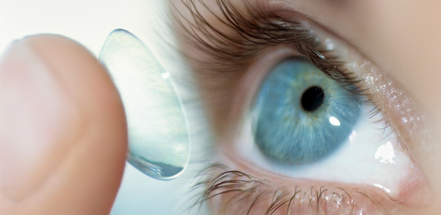 Best contacts for dry eyes to buy in 2022